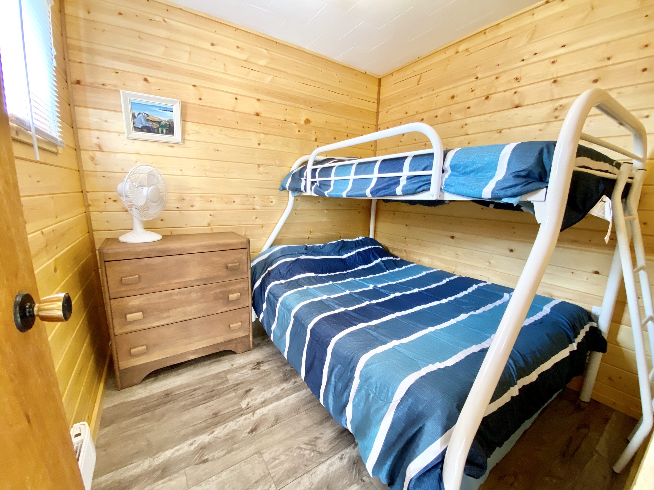 Second bedroom with bunk beds